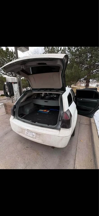 2005 Dodge Magnum 2nd Gen Wagon - Image 7 of 9