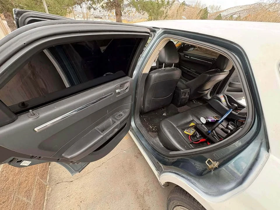 2005 Dodge Magnum 2nd Gen Wagon - Image 8 of 9