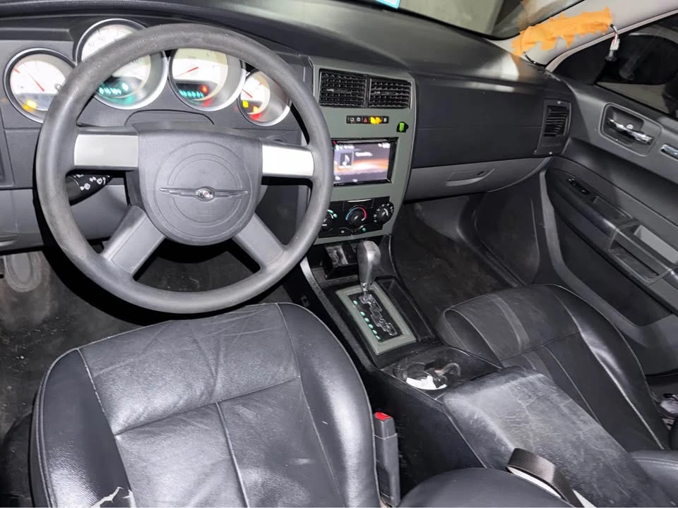 2005 Dodge Magnum 2nd Gen Wagon - Image 4 of 9