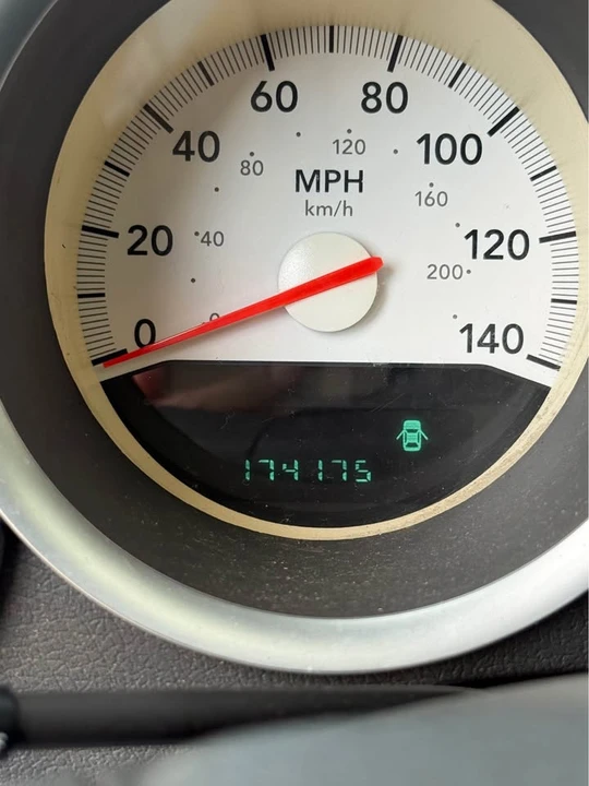 2005 Dodge Magnum 2nd Gen Wagon - Image 12 of 12