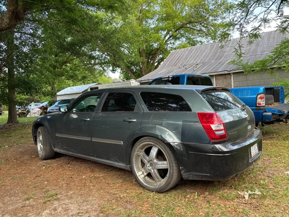 2005 Dodge Magnum 2nd Gen Wagon - Image 6 of 7