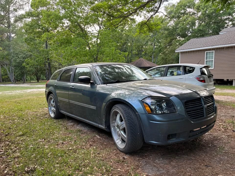2005 Dodge Magnum 2nd Gen Wagon - Image 4 of 7