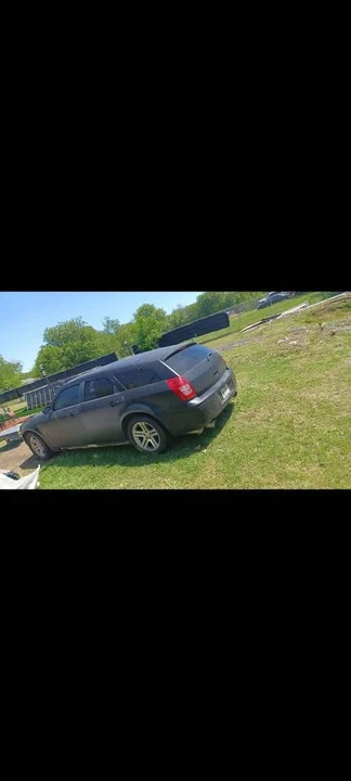 2005 Dodge Magnum SRT8 2nd Gen - Image 2 of 9
