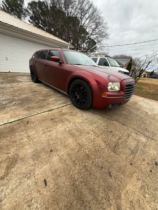 2005 Dodge Magnum SRT8 2nd Gen - Image 3 of 10