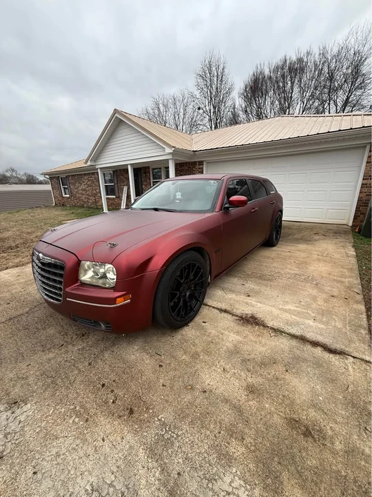 2005 Dodge Magnum SRT8 2nd Gen - Image 2 of 10