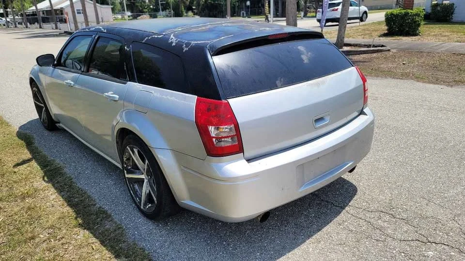 2005 Dodge Magnum SRT8 2nd Gen - Image 4 of 5
