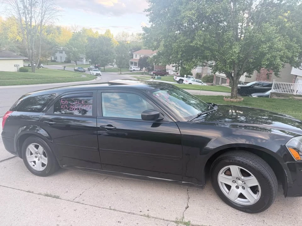 2005 Dodge Magnum 2nd Gen Wagon - Image 4 of 13