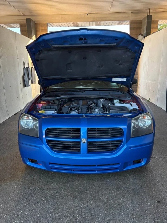 2005 Dodge Magnum 2nd Gen Wagon - Image 4 of 13