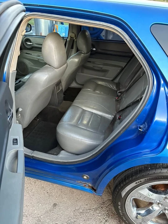 2005 Dodge Magnum 2nd Gen Wagon - Image 8 of 13