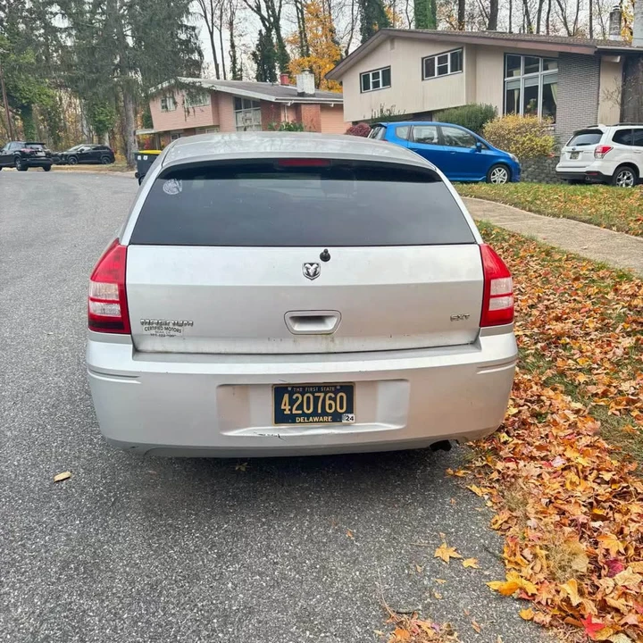 2005 Dodge Magnum 2nd Gen Wagon - Image 3 of 4