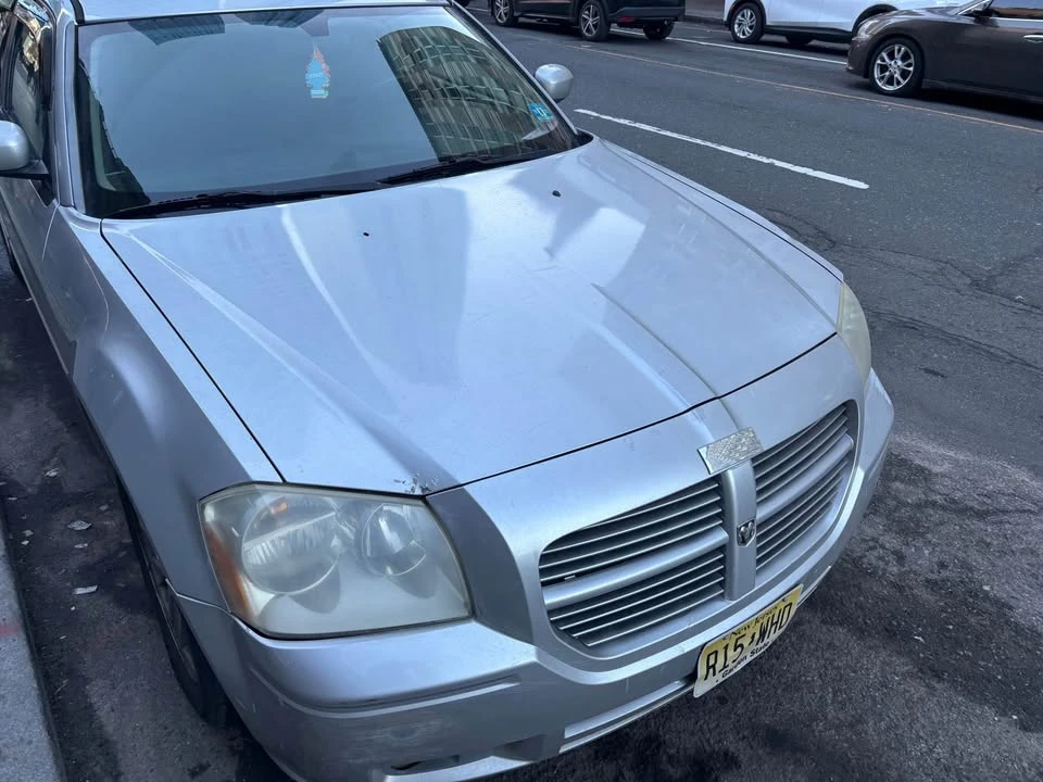 2005 Dodge Magnum 2nd Gen Wagon - Image 2 of 6