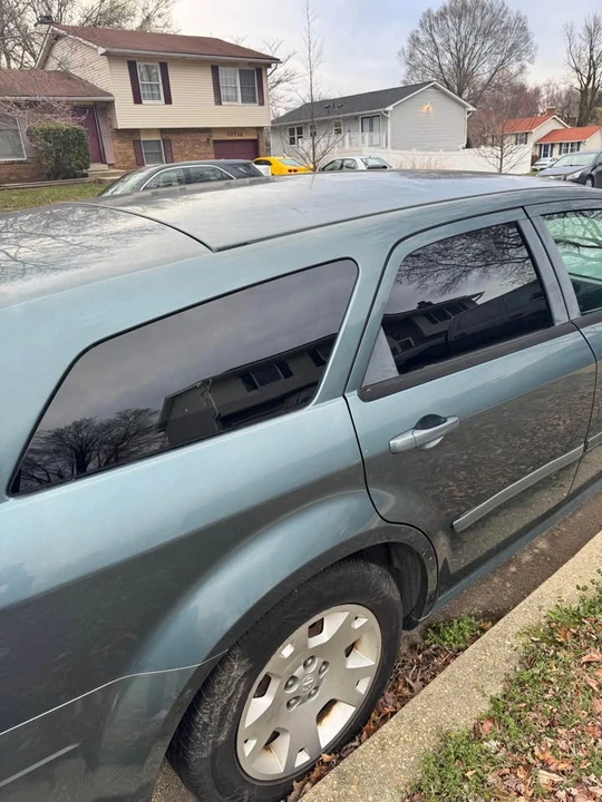 2005 Dodge Magnum 2nd Gen Wagon - Image 3 of 4