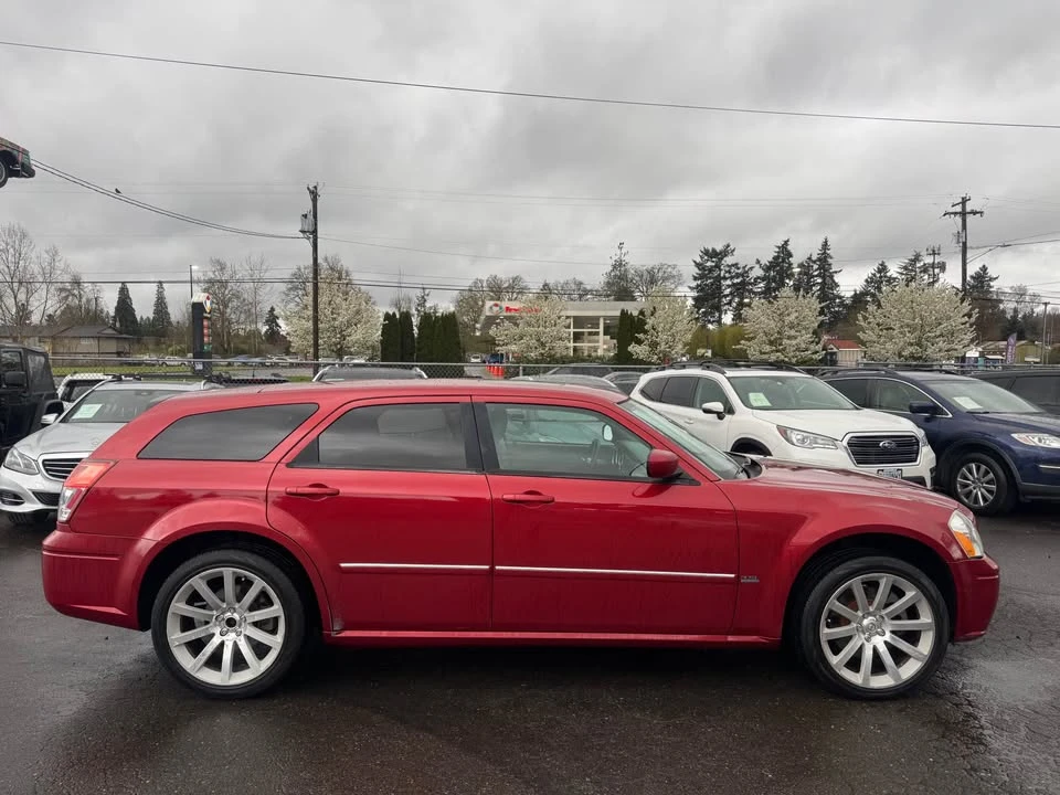 2005 Dodge Magnum 2nd Gen Wagon - Image 5 of 12