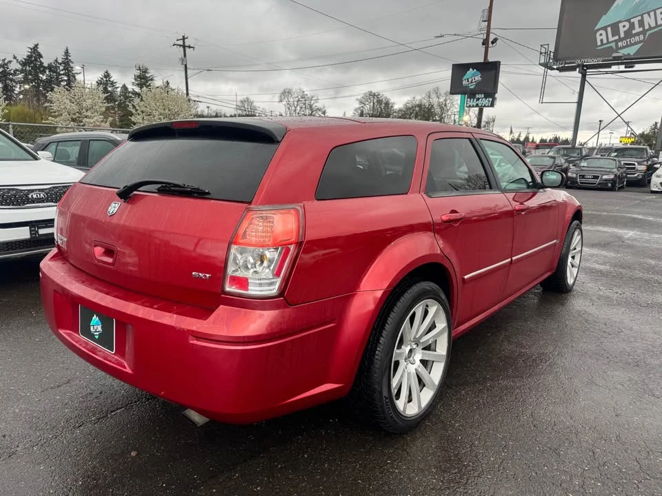 2005 Dodge Magnum 2nd Gen Wagon - Image 4 of 12