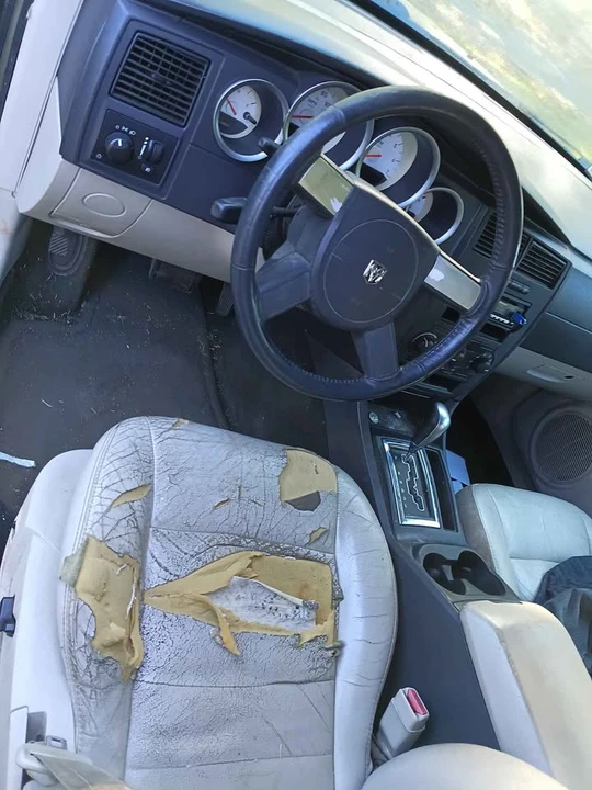 2005 Dodge Magnum 2nd Gen Wagon - Image 3 of 12