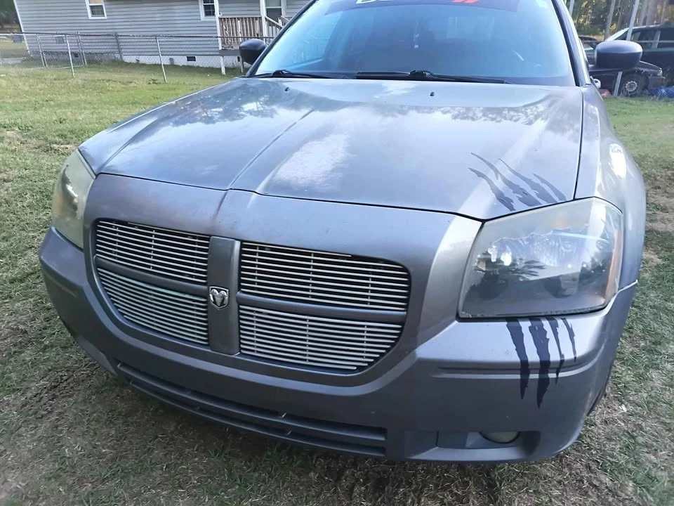 2005 Dodge Magnum 2nd Gen Wagon - Image 9 of 12