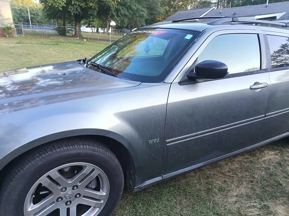 2005 Dodge Magnum 2nd Gen Wagon - Image 10 of 12