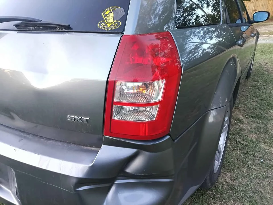 2005 Dodge Magnum 2nd Gen Wagon - Image 11 of 12