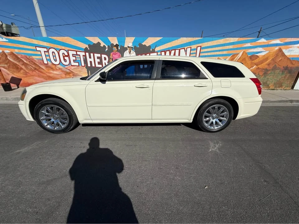 2005 Dodge Magnum 2nd Gen Wagon - Image 3 of 5