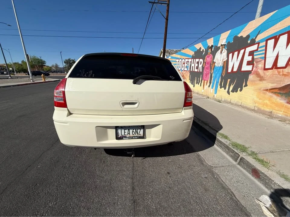 2005 Dodge Magnum 2nd Gen Wagon - Image 4 of 5