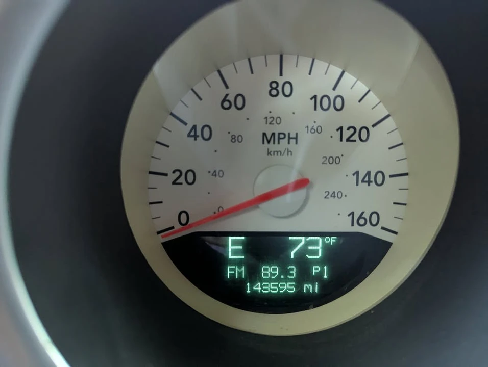2005 Dodge Magnum 2nd Gen Wagon - Image 4 of 4