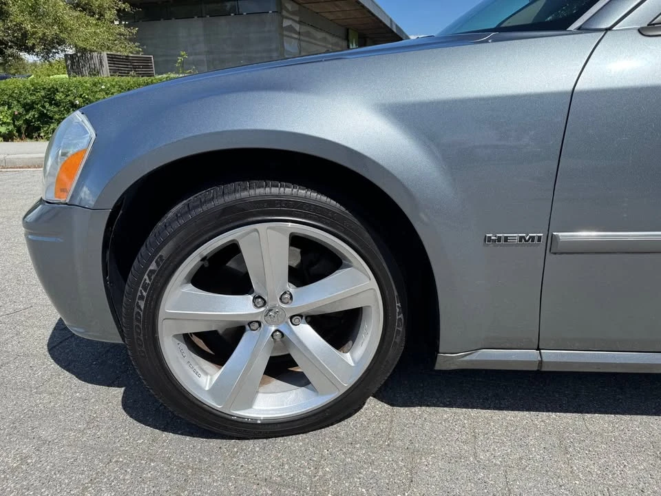 2005 Dodge Magnum 2nd Gen Wagon - Image 3 of 17