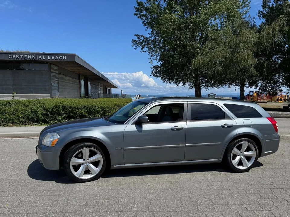 2005 Dodge Magnum 2nd Gen Wagon - Image 2 of 17