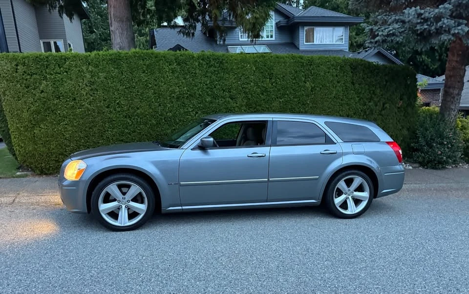 2005 Dodge Magnum 2nd Gen Wagon - Image 10 of 17