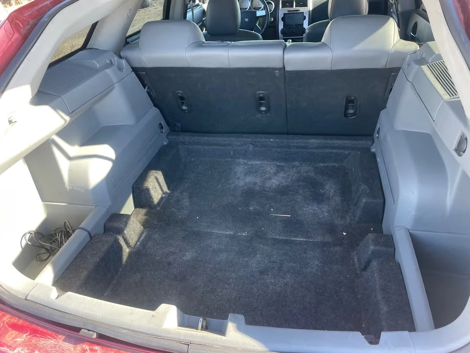 2005 Dodge Magnum 2nd Gen Wagon - Image 2 of 2