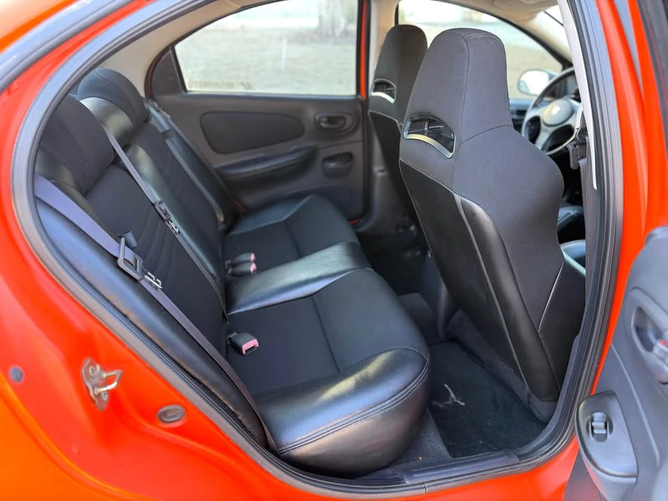 2005 Dodge Neon - Image 11 of 14