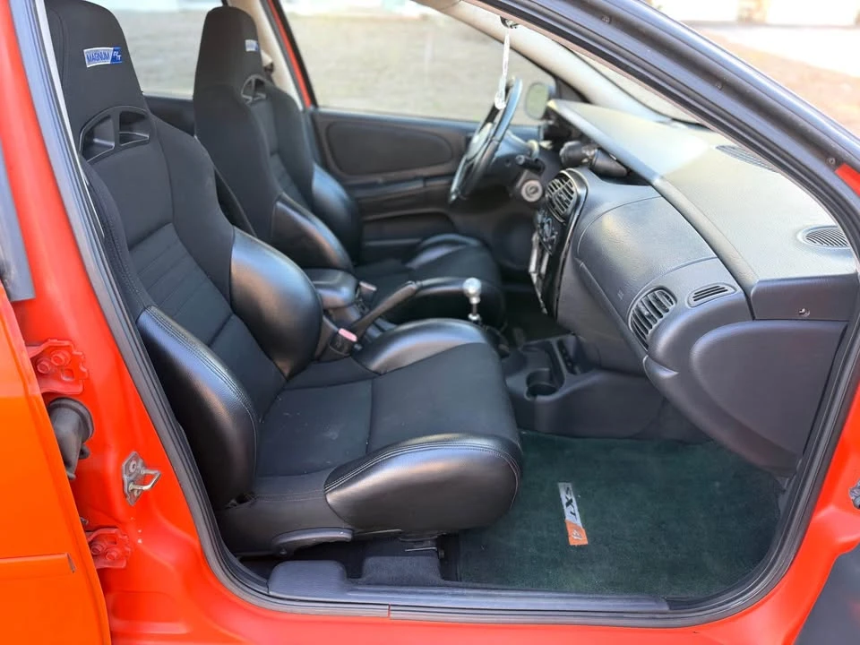 2005 Dodge Neon - Image 10 of 14