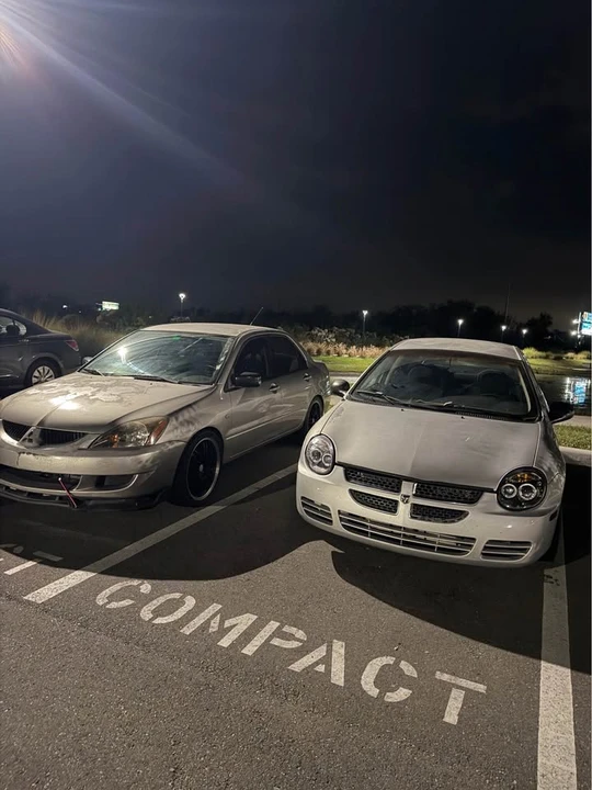 2005 Dodge Neon - Image 2 of 6