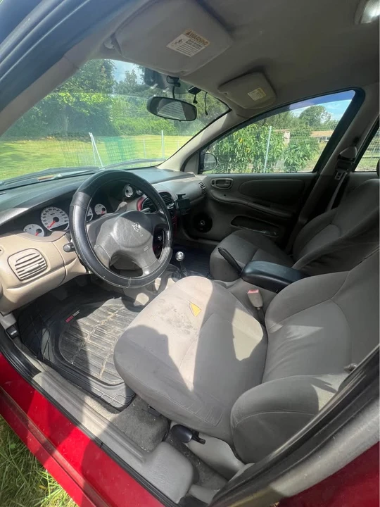 2005 Dodge Neon - Image 3 of 6