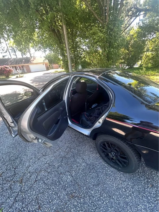 2005 Dodge Neon - Image 12 of 20