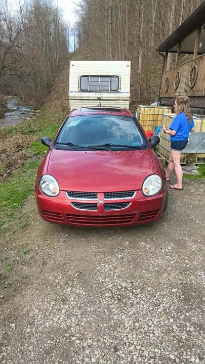2005 Dodge Neon - Image 2 of 6