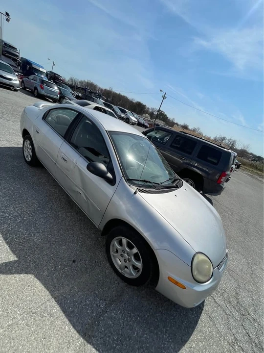 2005 Dodge Neon - Image 4 of 10
