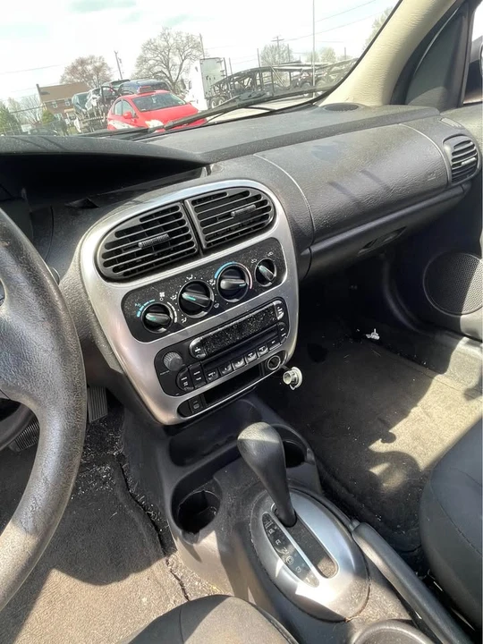 2005 Dodge Neon - Image 10 of 10