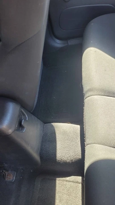 2005 Dodge Neon - Image 7 of 8