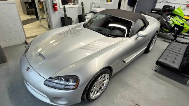 2005 Dodge Viper SRT