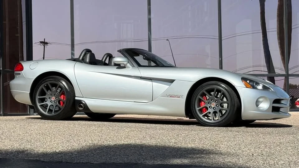 2005 Dodge Viper 3rd Gen - Image 16 of 20