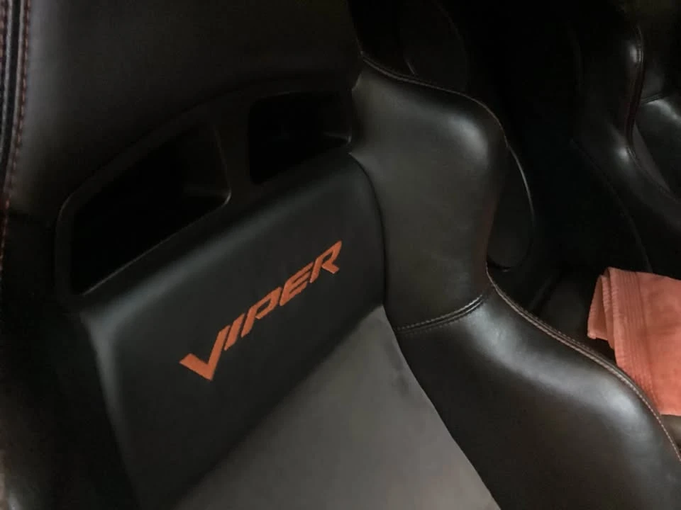 2005 Dodge Viper 3rd Gen - Image 9 of 19