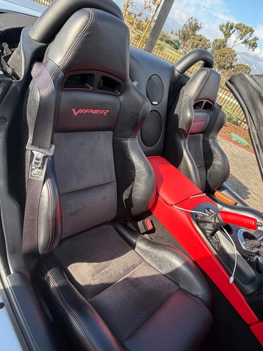 2005 Dodge Viper 3rd Gen - Image 11 of 14