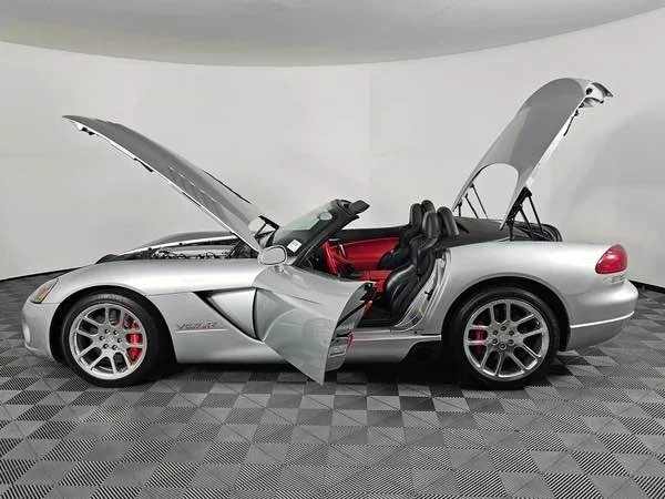 2005 Dodge Viper 3rd Gen - Image 8 of 17