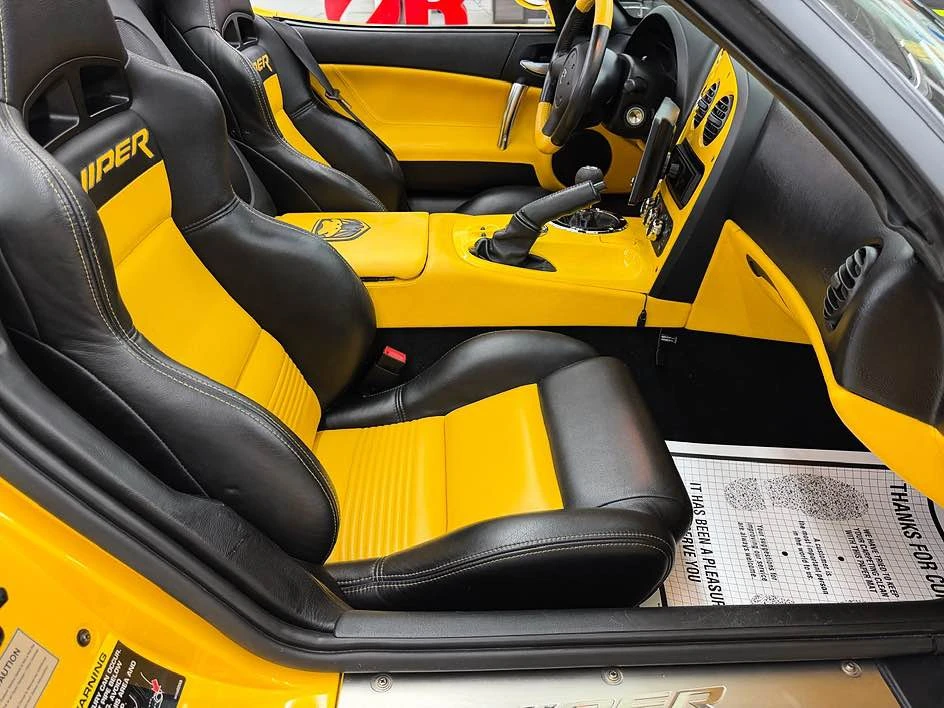 2005 Dodge Viper 3rd Gen - Image 14 of 15