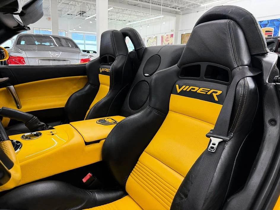 2005 Dodge Viper 3rd Gen - Image 10 of 11