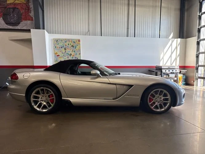 2005 Dodge Viper 3rd Gen - Image 2 of 6