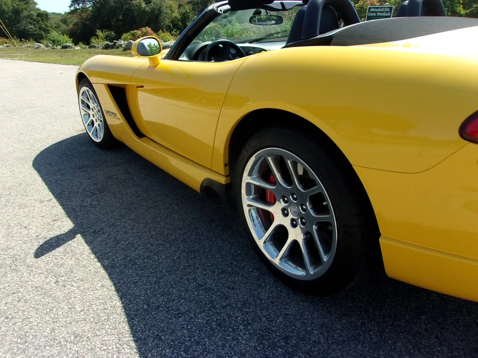 2005 Dodge Viper 3rd Gen - Image 14 of 15