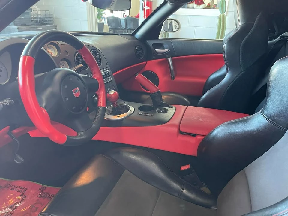 2005 Dodge Viper 4th Gen - Image 15 of 17