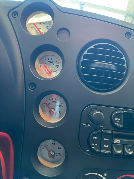 2005 Dodge Viper 4th Gen - Image 13 of 17