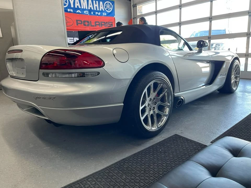 2005 Dodge Viper 4th Gen - Image 3 of 17